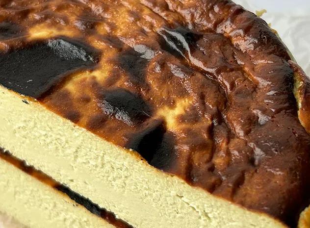 Баскський матча cheesecake